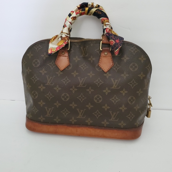 Louis Vuitton Handbags - Louis Vuitton Alma PM bag